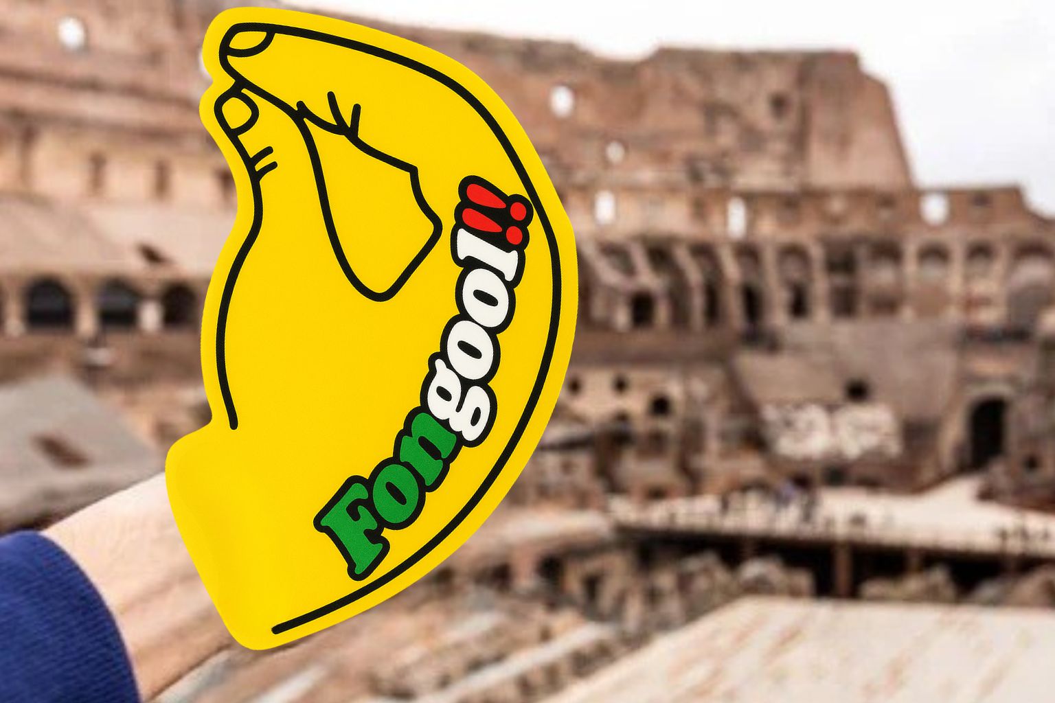 Fongool! Italian Foam Hand 🤌 – Hilarious Hand Gesture Prop for Games & Parties