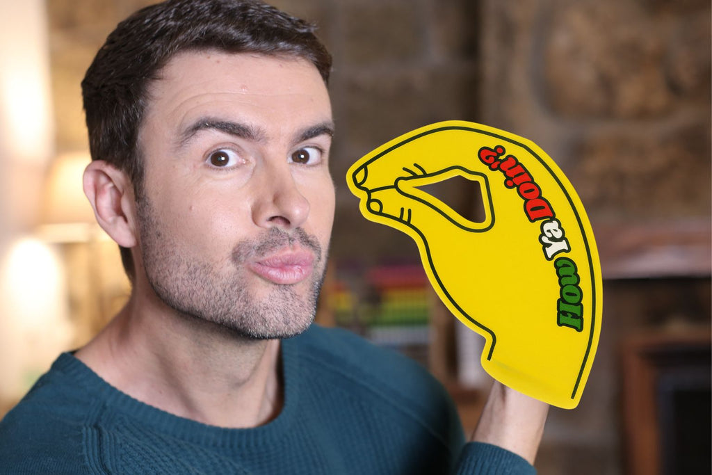 How Ya Doin!!! Italian Foam Hand 🤌 – Greeting Hand Gesture Prop for Parties & Games
